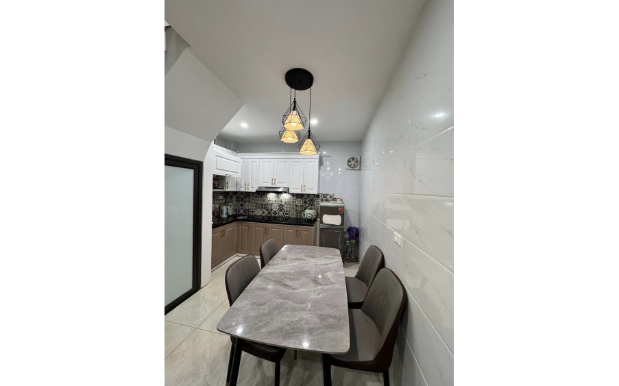CHO THUÊ NHÀ NGÕ 70 PHỐ MAI ĐỘNG, 4 TẦNG, 30M2, 3 NGỦ, 3 WC, GIÁ 11.5 TRIỆU CÓ TL